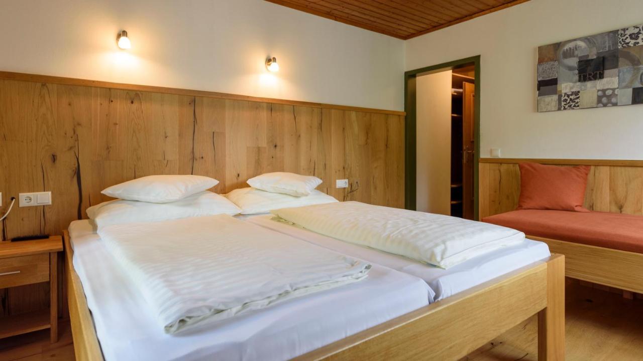 Hotel Landhaus Ausswinkl Russbach am Pass Gschütt Buitenkant foto