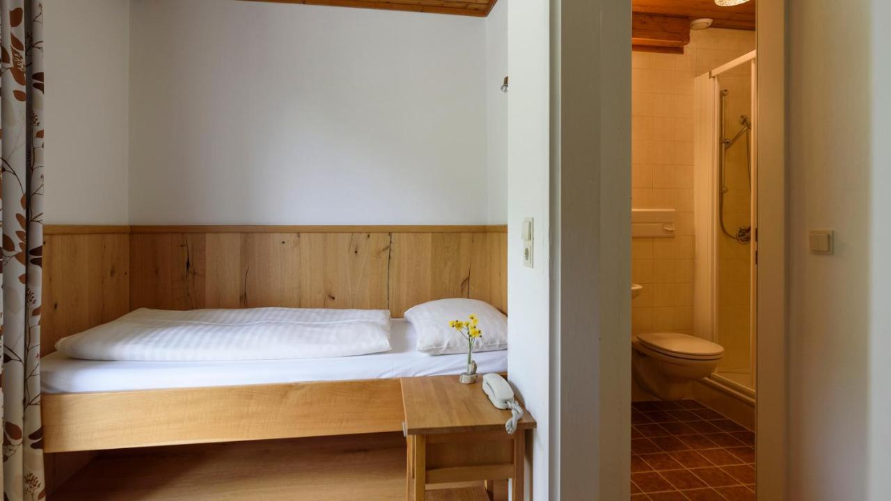 Hotel Landhaus Ausswinkl Russbach am Pass Gschütt Buitenkant foto