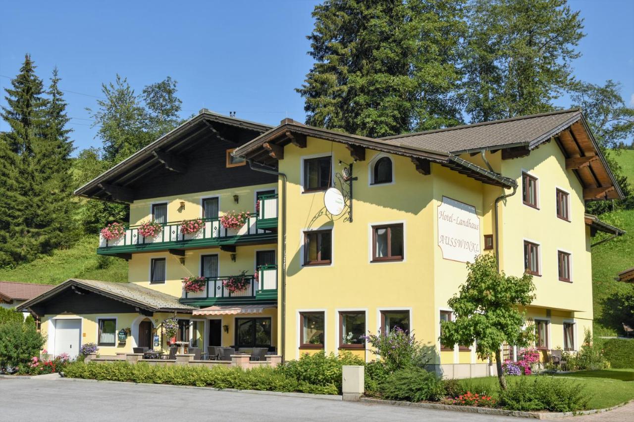 Hotel Landhaus Ausswinkl Russbach am Pass Gschütt Buitenkant foto