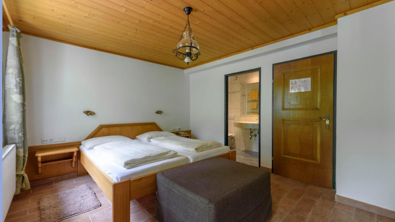 Hotel Landhaus Ausswinkl Russbach am Pass Gschütt Buitenkant foto