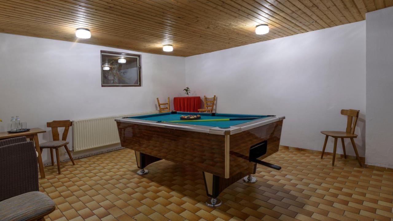 Hotel Landhaus Ausswinkl Russbach am Pass Gschütt Buitenkant foto