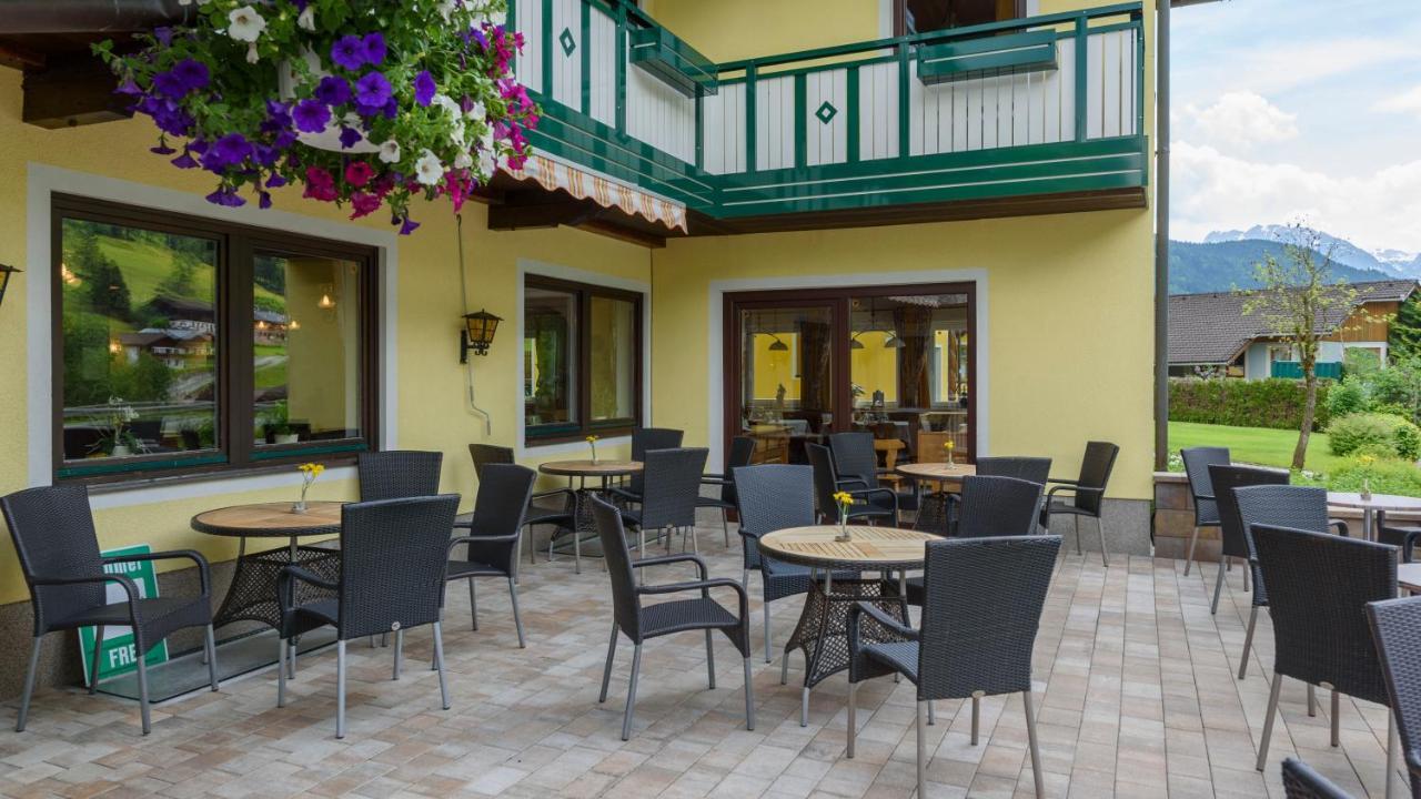 Hotel Landhaus Ausswinkl Russbach am Pass Gschütt Buitenkant foto