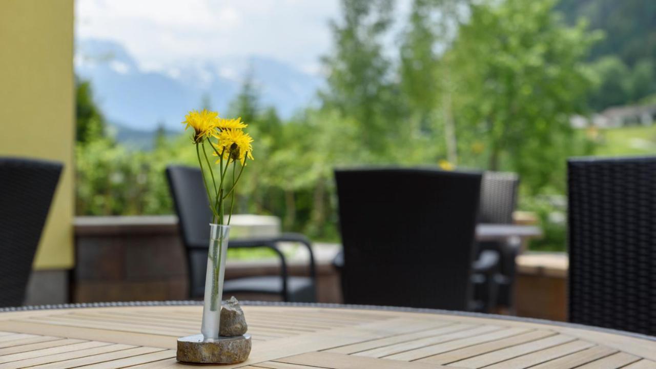 Hotel Landhaus Ausswinkl Russbach am Pass Gschütt Buitenkant foto