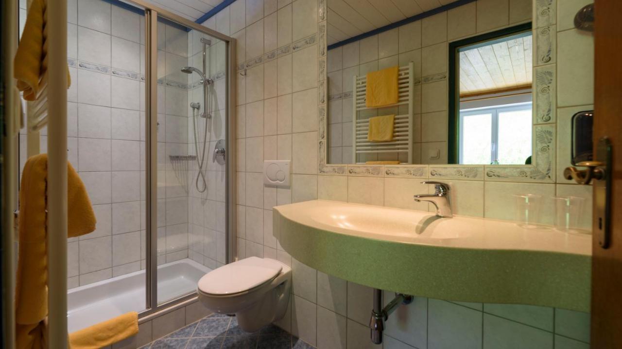 Hotel Landhaus Ausswinkl Russbach am Pass Gschütt Buitenkant foto