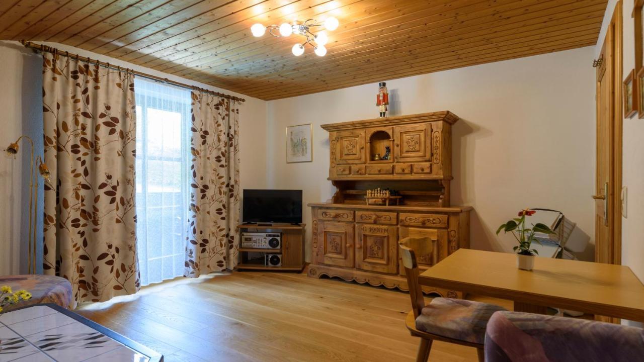 Hotel Landhaus Ausswinkl Russbach am Pass Gschütt Buitenkant foto