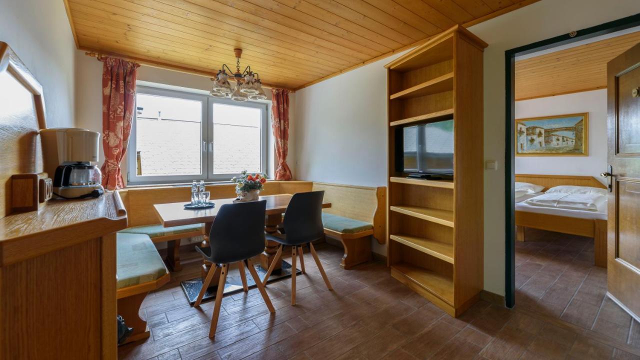 Hotel Landhaus Ausswinkl Russbach am Pass Gschütt Buitenkant foto