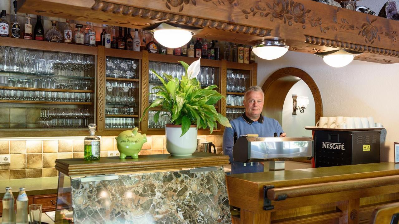 Hotel Landhaus Ausswinkl Russbach am Pass Gschütt Buitenkant foto