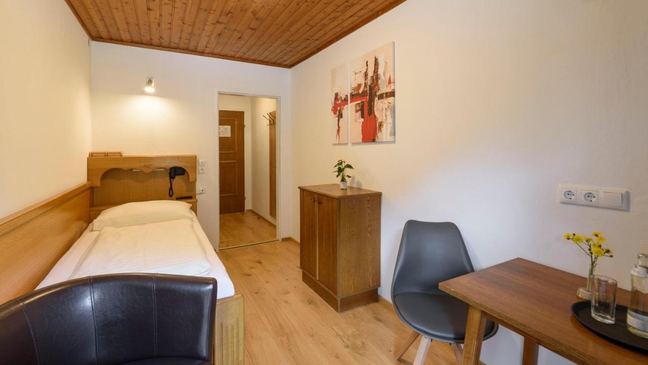 Hotel Landhaus Ausswinkl Russbach am Pass Gschütt Buitenkant foto